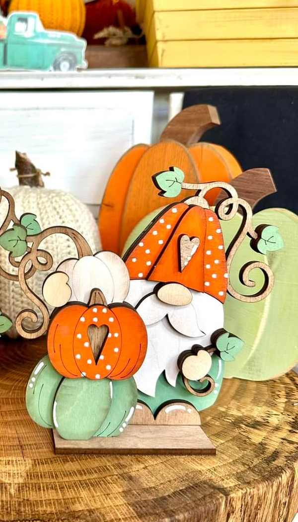 3D Fall Standing Small Gnomes
