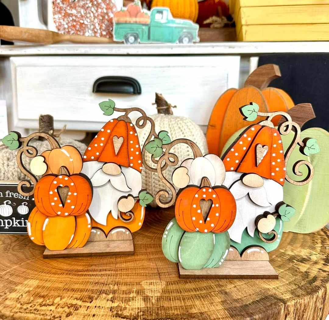 3D Fall Standing Small Gnomes