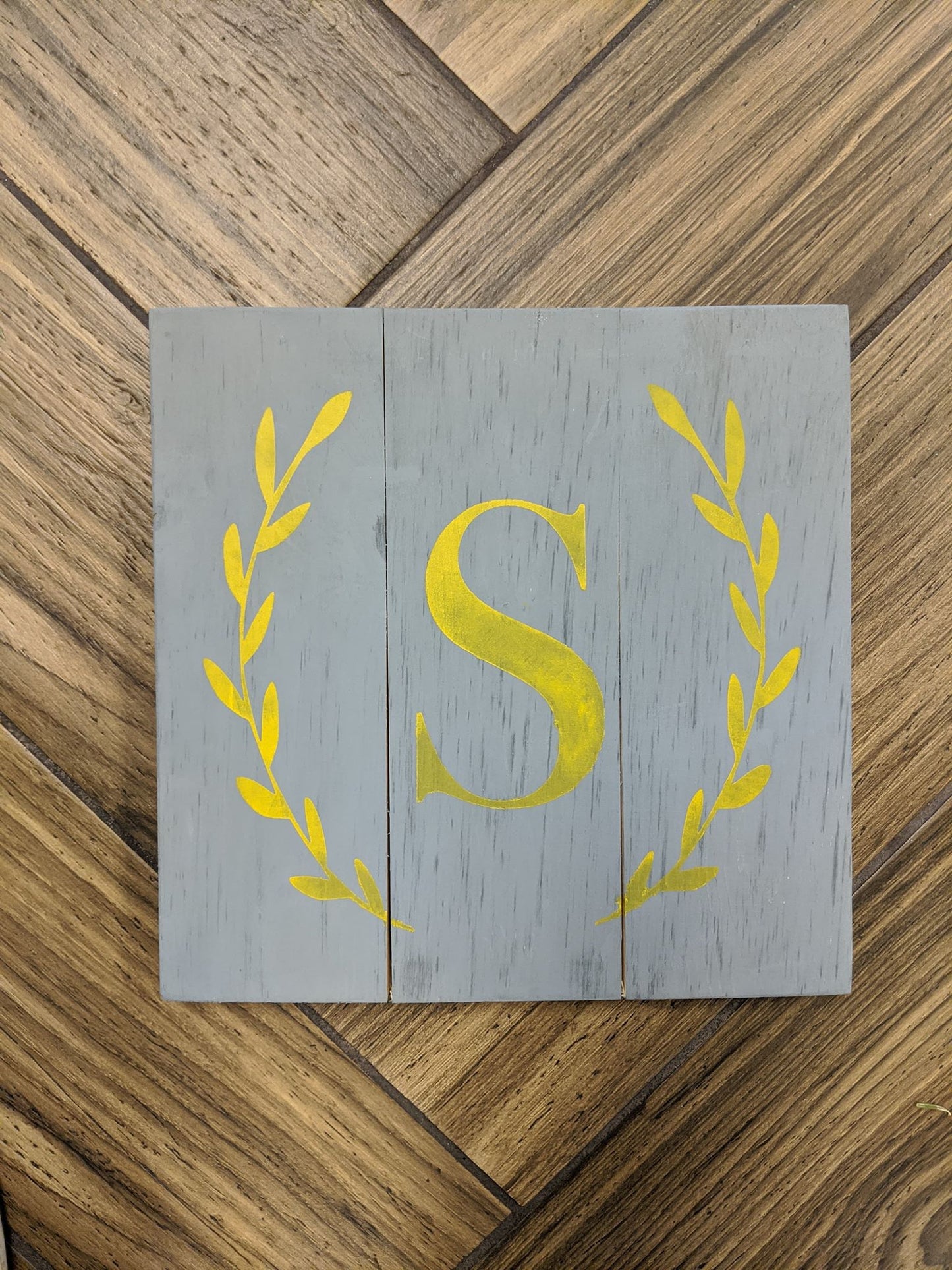laurel with Letter