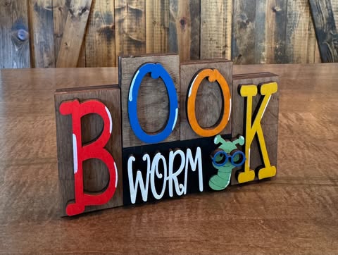 3D Standing School Displays