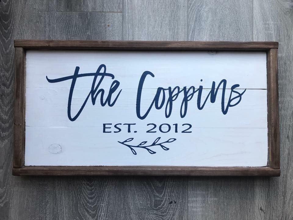 Family name Est with leaf design