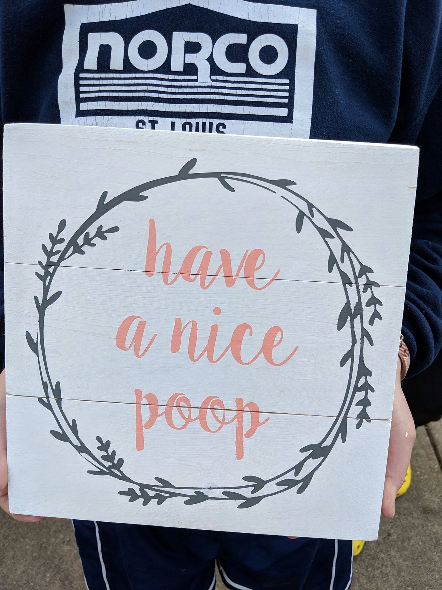 have a nice poop with wreath
