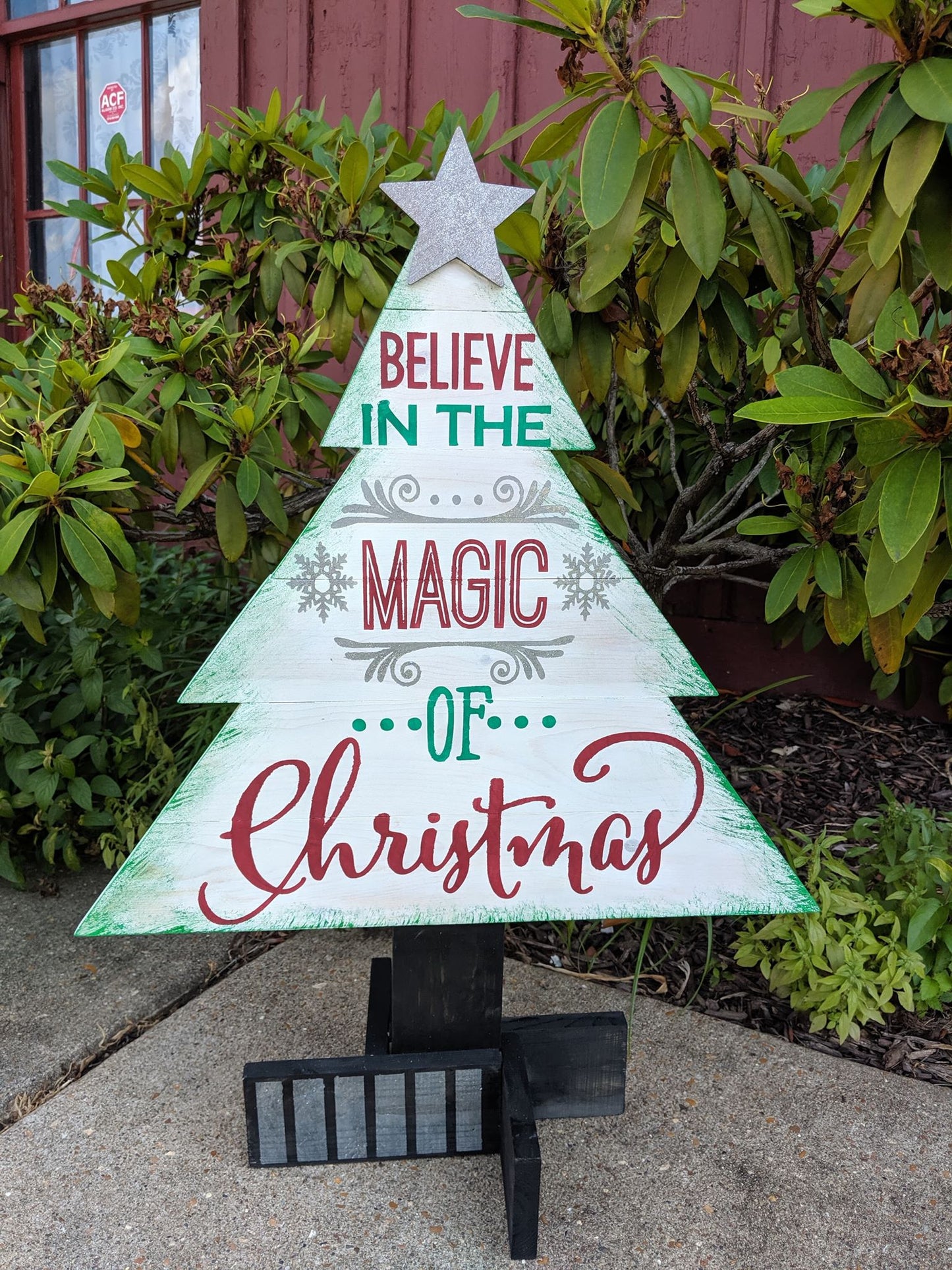 Christmas Tree - Believe in the Magic